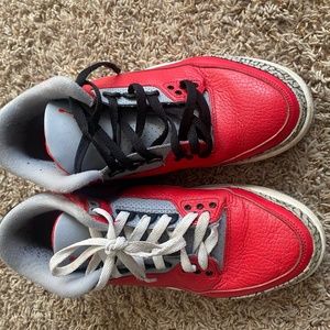 Men’s size 8 1/2 air Jordan’s retro SE unite fire red